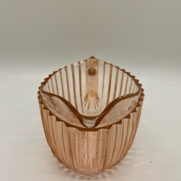 Vintage Depression glass PINK creamer! Rare find! 1930’s - Picture 4 of 6